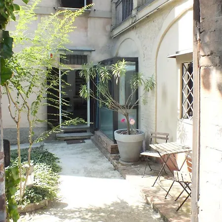Lägenhet Loft Garden In Bologna's Heart Ospedale Rizzoli *