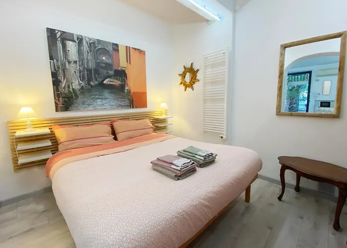 Loft Garden In Bologna's Heart Ospedale Rizzoli Lägenhet